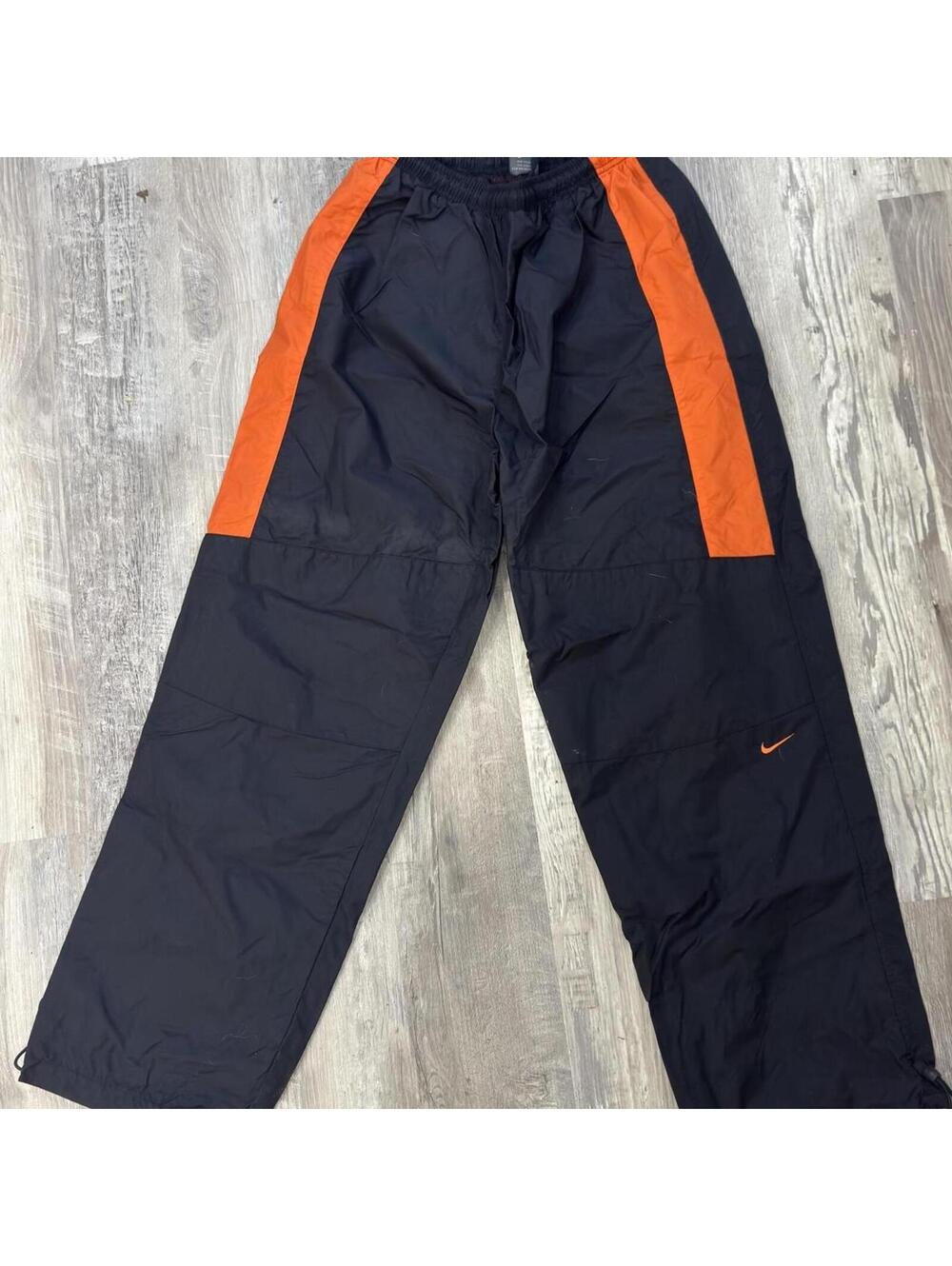 Y2k / 90s vibes men’s Nike black and orange nylon windbreaker track pants
